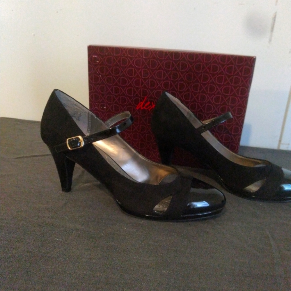 Black Dexflex Comfort size 8 black heels